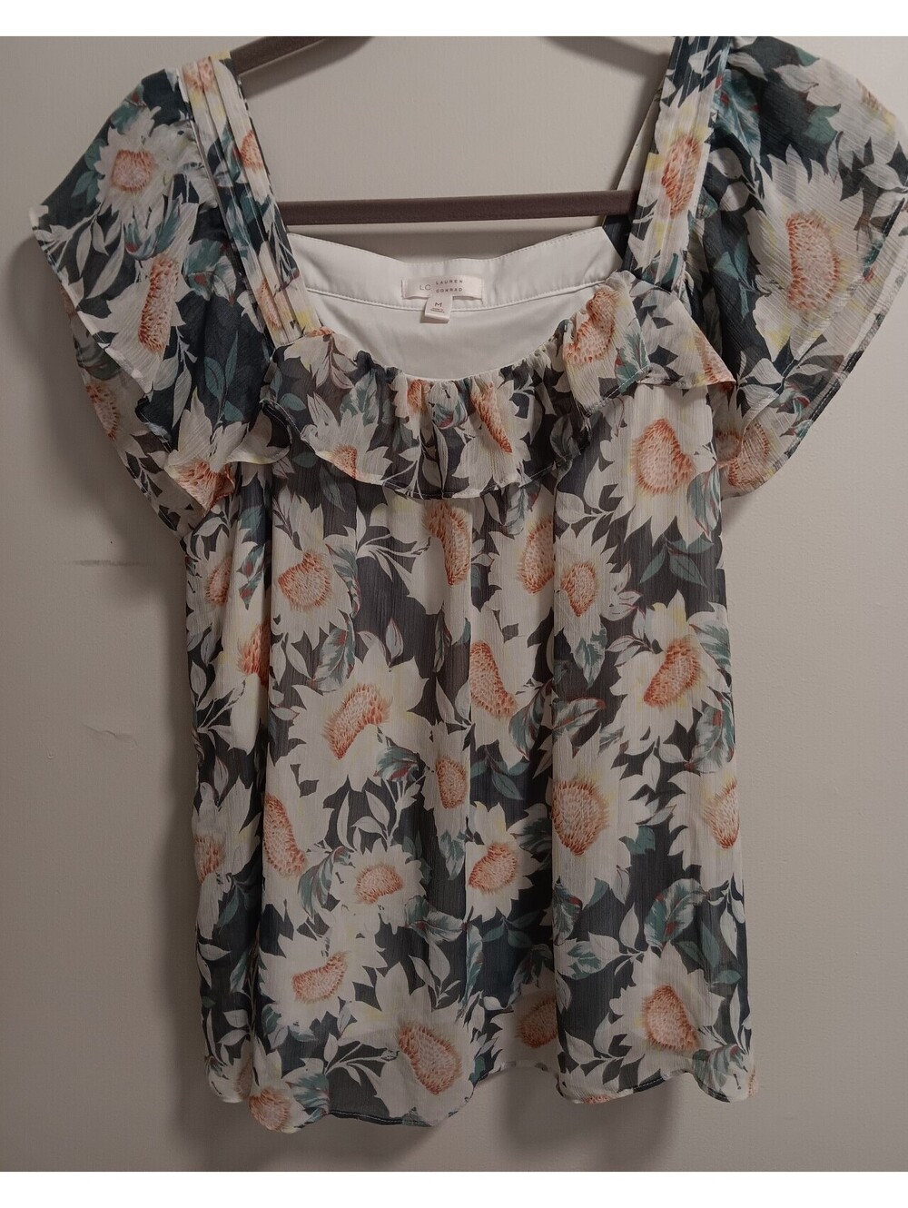 Women's flowy floral print blouse